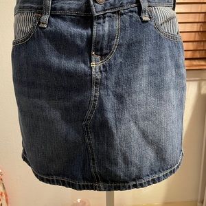 Very Cute Old Navy Jean Skirt. Striped Pockets...